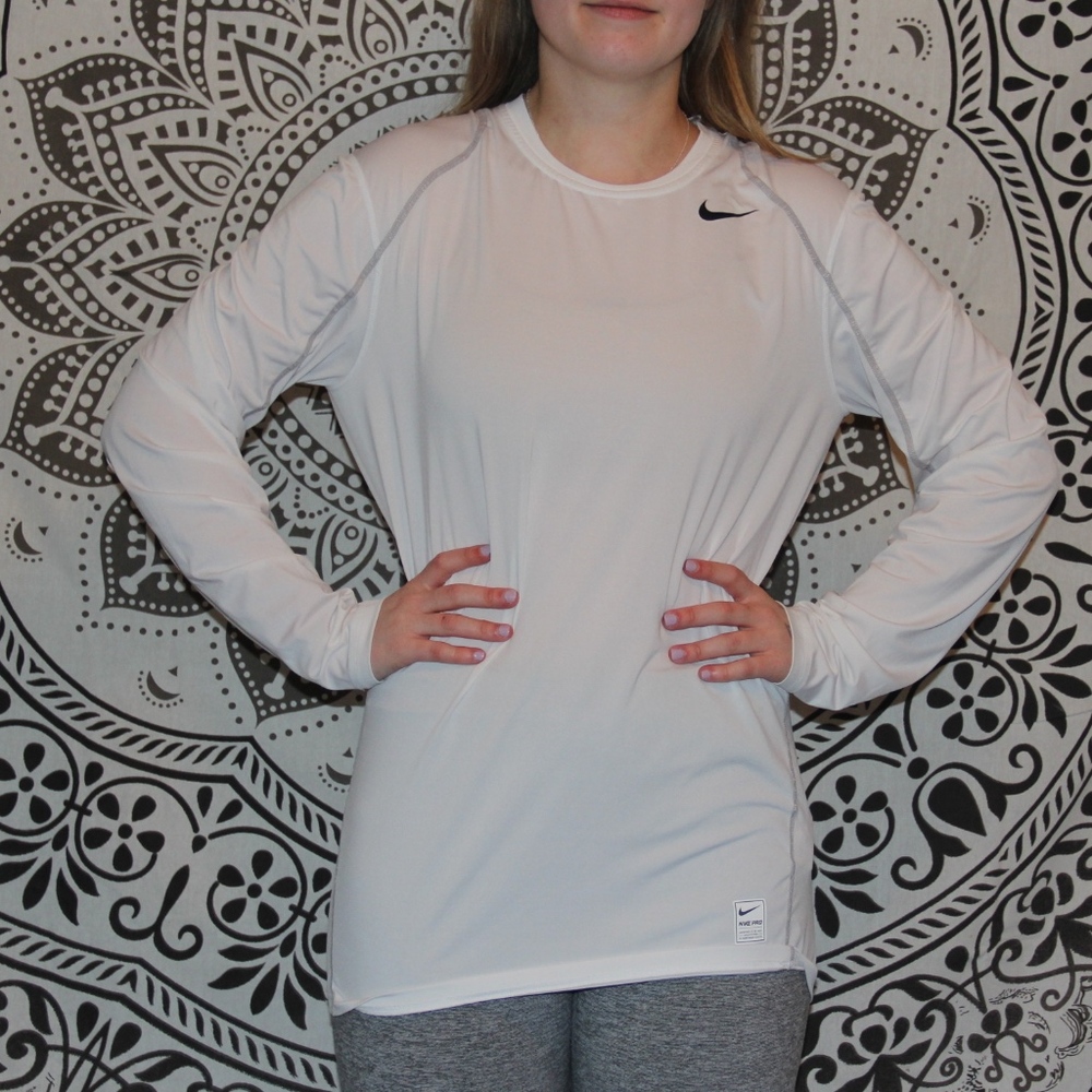 white nike pro long sleeve